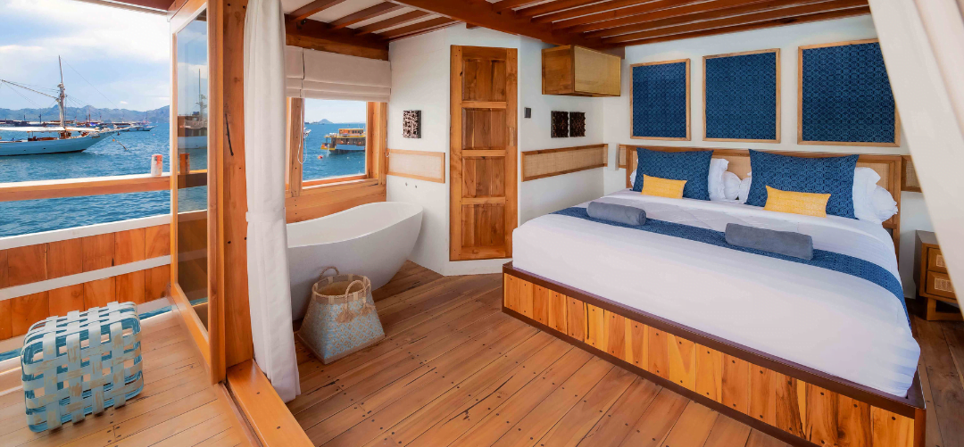 Catnazse Yacht Cruise Phinisi - KomodoLuxury