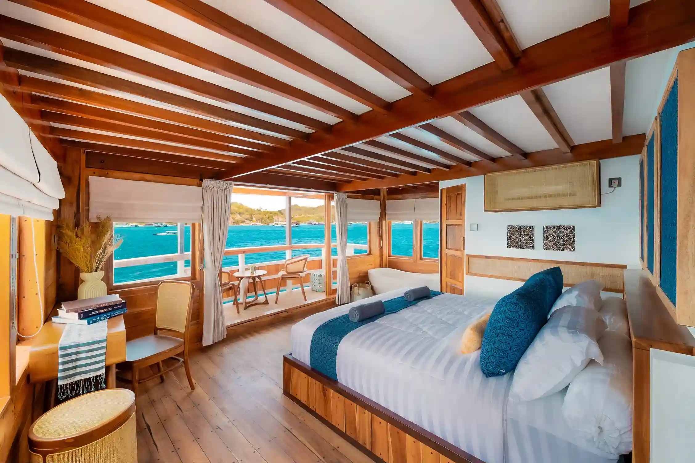 Experience the Ultimate Adventure: Catnazse Phinisi Boat Tour in Komodo