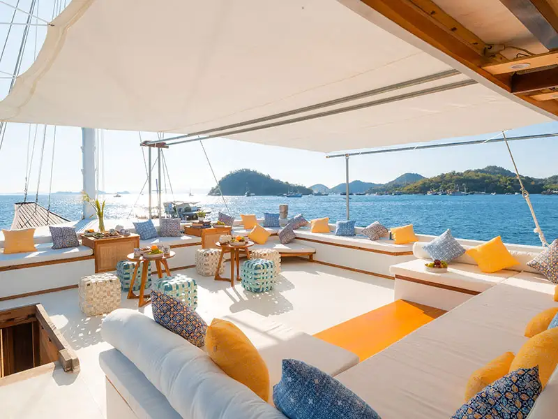 Discover the Catnazse Phinisi Luxury Experience: A Journey Through Komodo’s Hidden Gems
