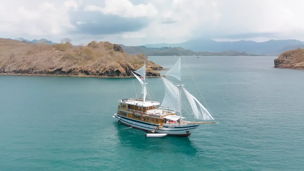 Your Ultimate Catnazse Phinisi Komodo Island Itinerary for an Unforgettable Adventure
