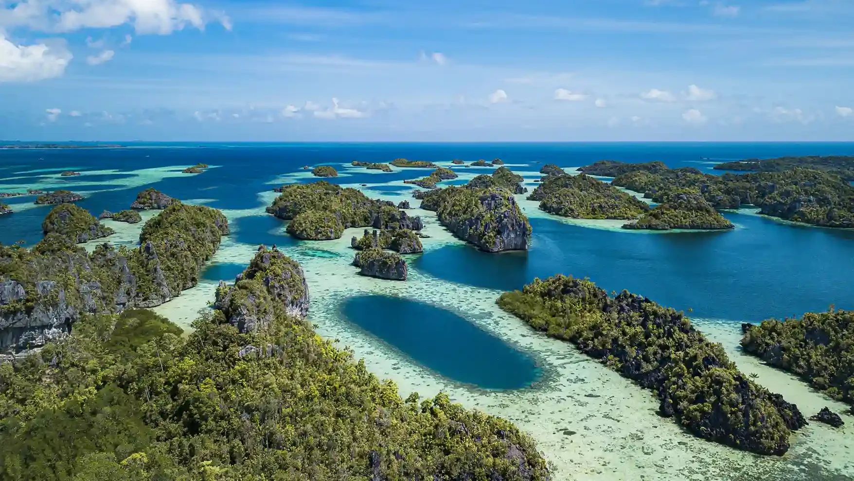 Honeymoon & Romance Charters in Raja Ampat: Crafting Intimate Marine Escapes