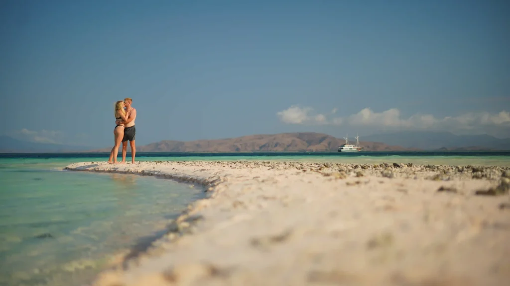 Komodo Sea Conditions Month by Month: Wind, Swell and How Comfortable the Crossings Feel