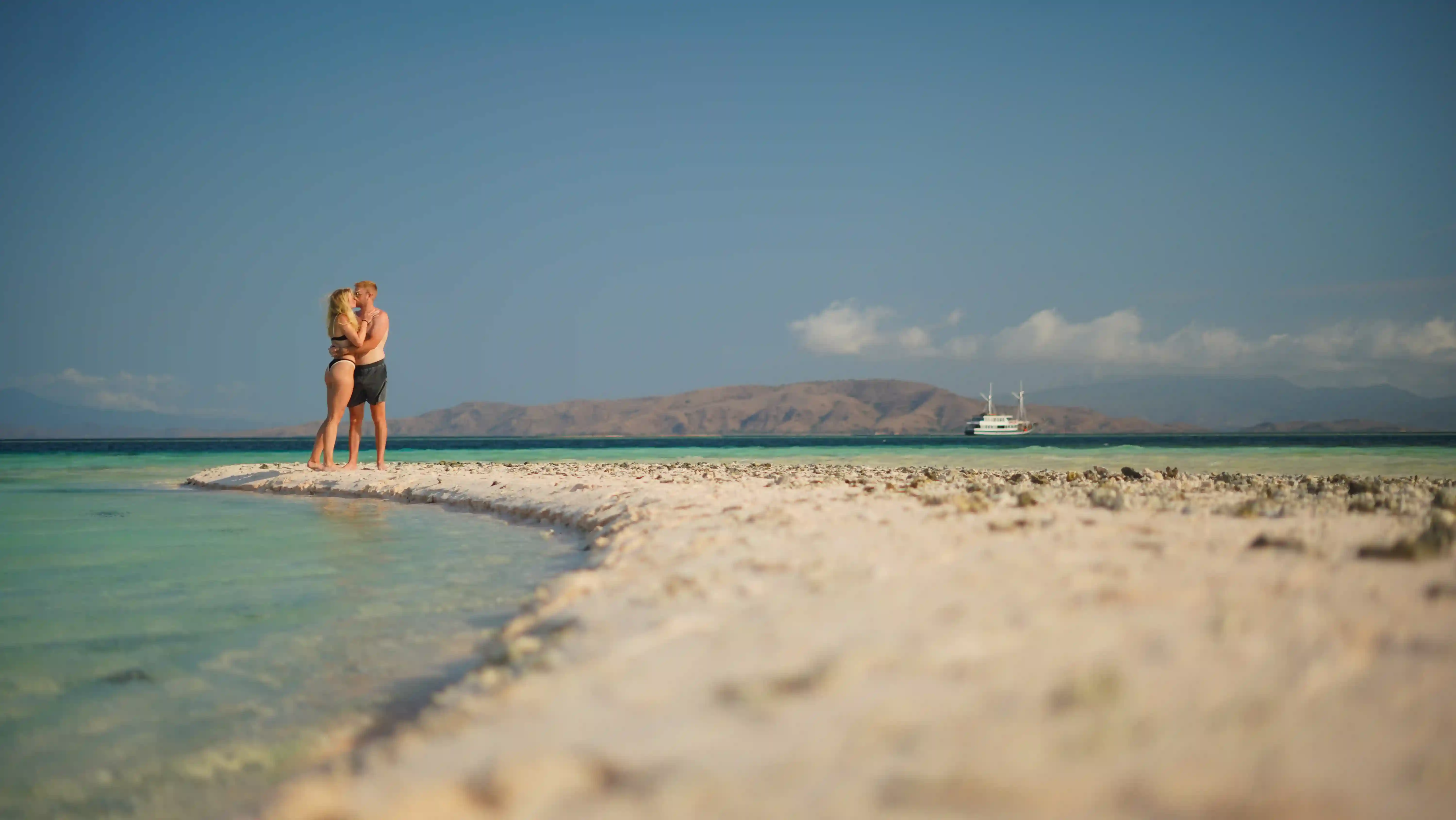 Komodo Sea Conditions Month by Month: Wind, Swell and How Comfortable the Crossings Feel